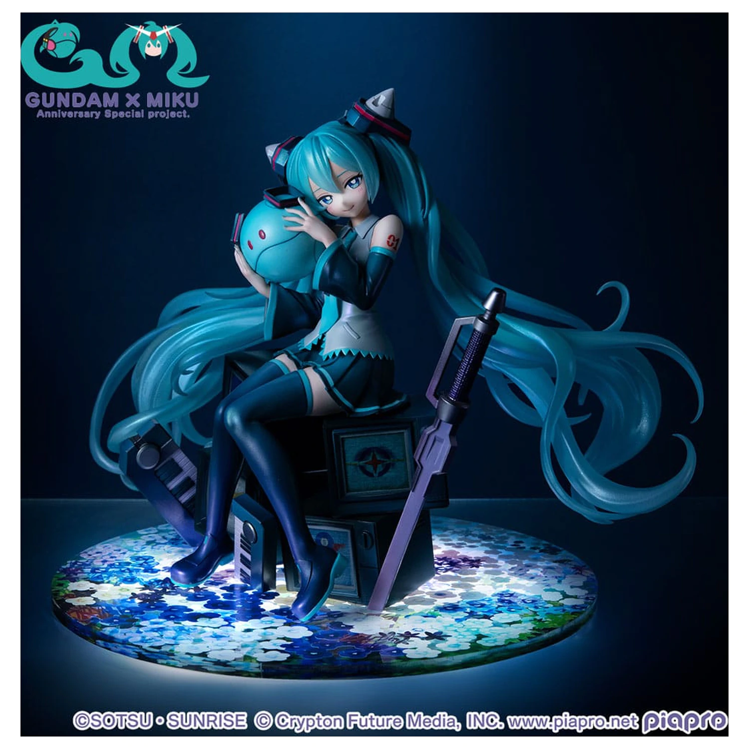 Mobile Suit Gundam x Hatsune Miku Lucrea PVC Statuie Hatsune Miku x OO Gundam 45th Anniversary 17 cm poza produsului