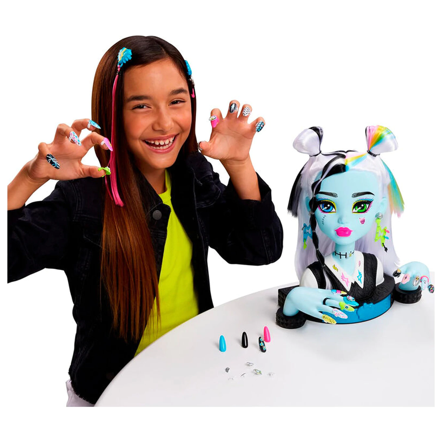Monster High Frankie Papusa tip cap pentru coafuri poza produsului