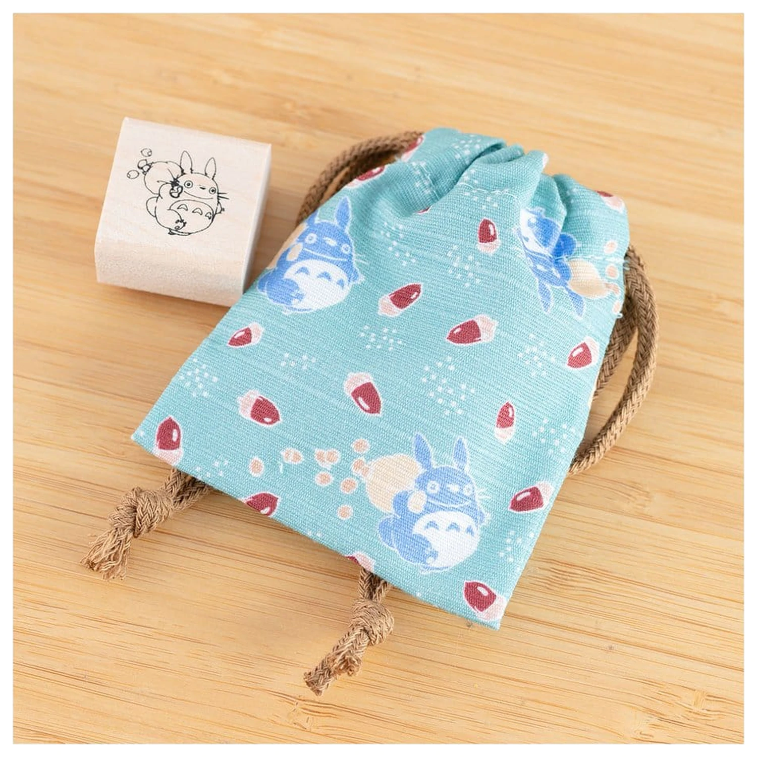 My Neighbor Totoro Stamp cu Pouch Middle Totoro & Acorns poza produsului