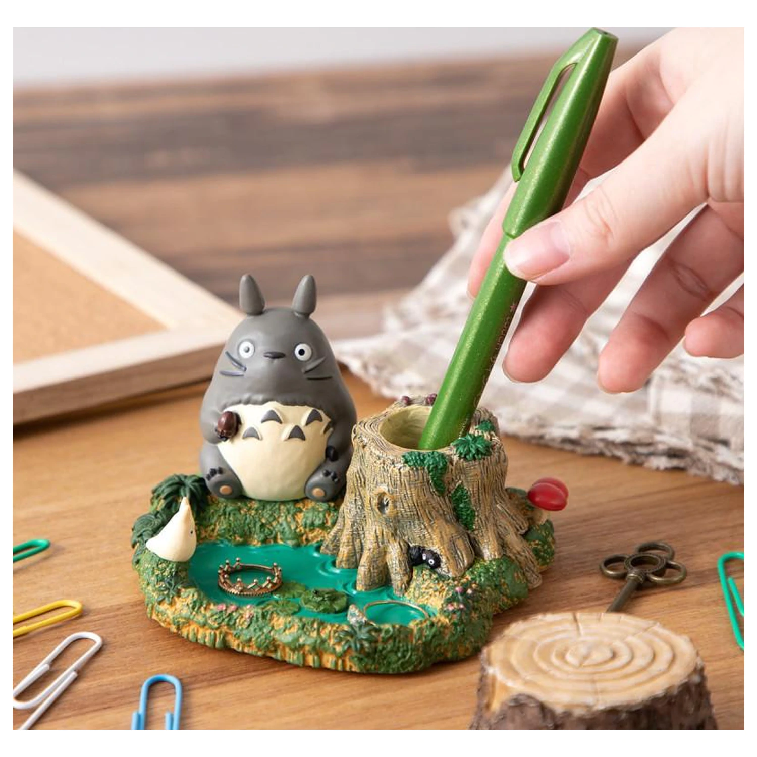 My Neighbor Totoro Totoro by the Pond Figura Suport Creion poza produsului