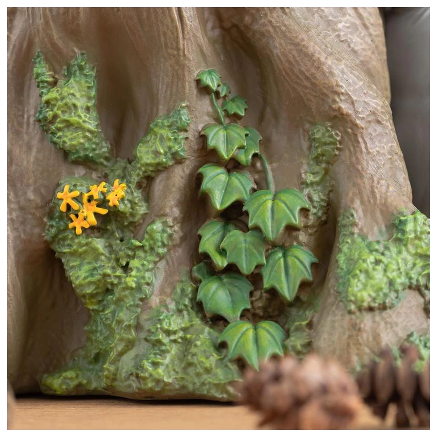 My Neighbor Totoro Totoro tree trunk Planter Diorama 17.5 cm poza produsului