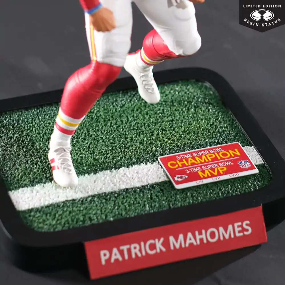 NFL Kansas City Chiefs Statuie 1/6 Patrick Mahomes 30 cm poza produsului