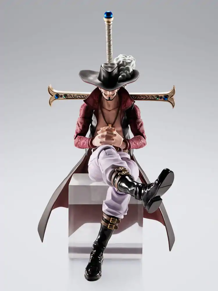 One Piece S.H.Figuarts Figurina de actiune Dracule Mihawk Hawkeye 17 cm poza produsului