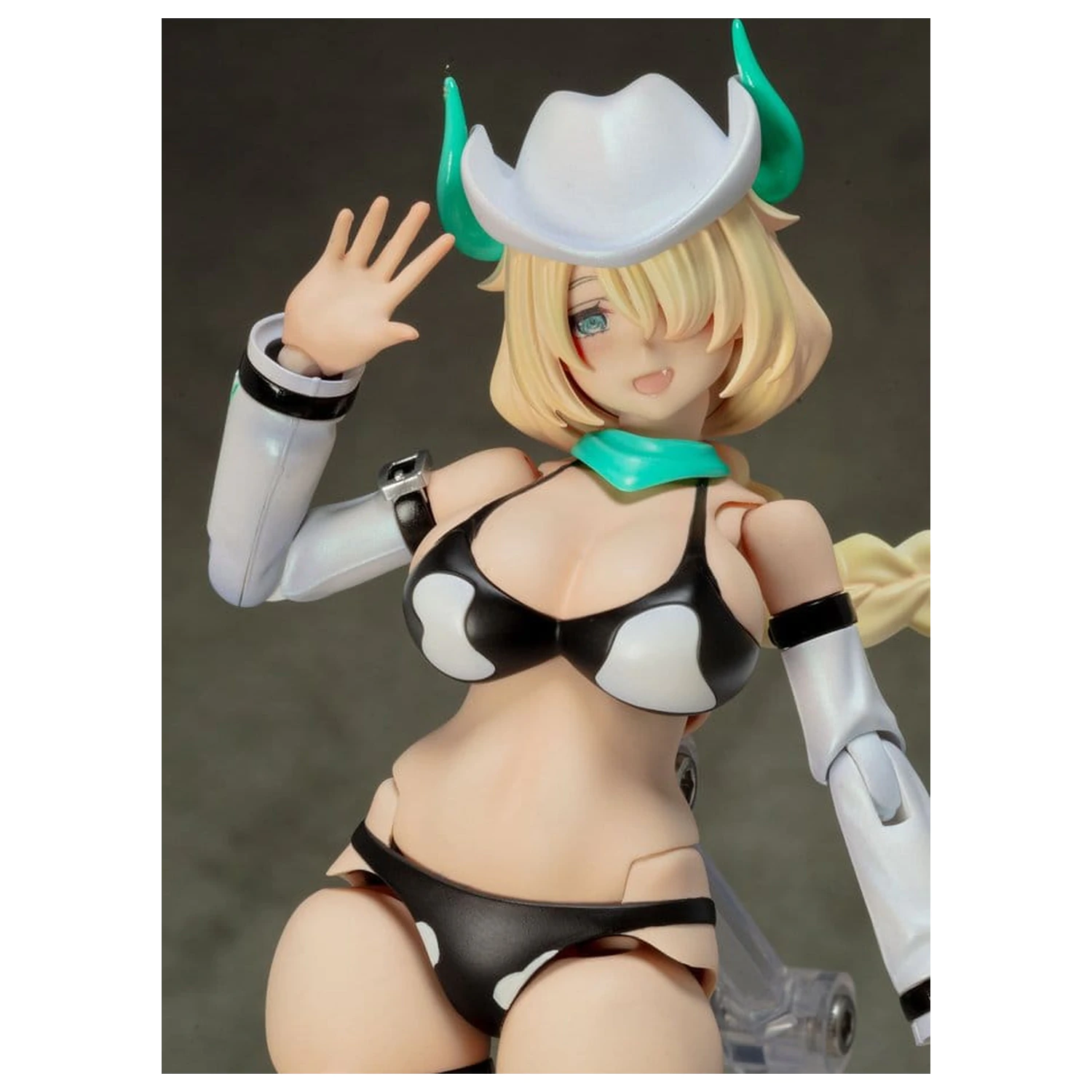 Kit model din plastic personaj original AlienDress Quatre 16 cm poza produsului