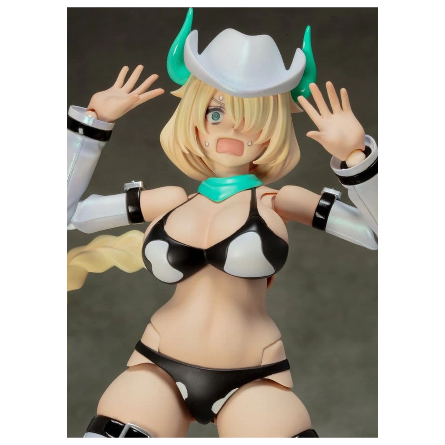Kit model din plastic personaj original AlienDress Quatre 16 cm poza produsului