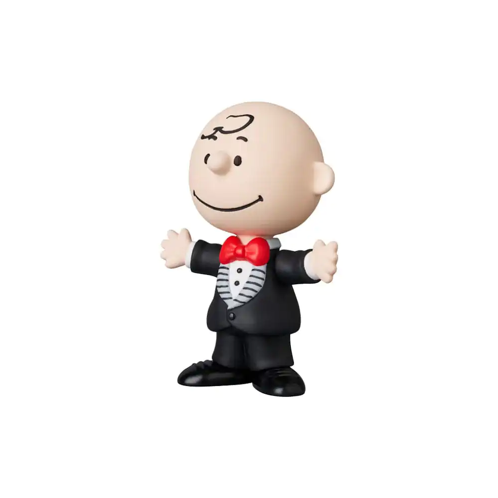 Peanuts UDF Series 17 Mini Figurina Charlie Brown (Tuxedo ver.) 7 cm poza produsului