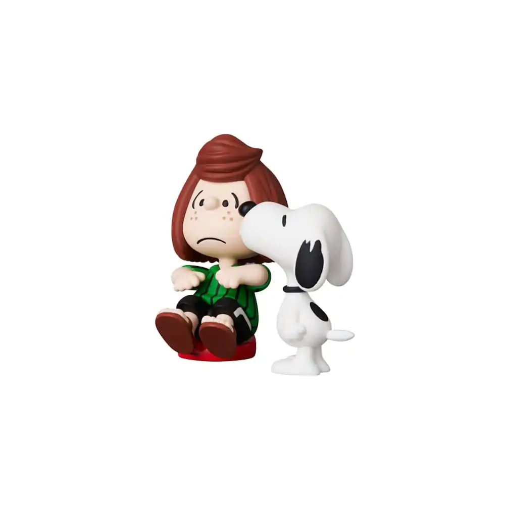 Peanuts UDF Series 17 Mini Figurina Peppermint Patty & Snoopy 7 cm poza produsului