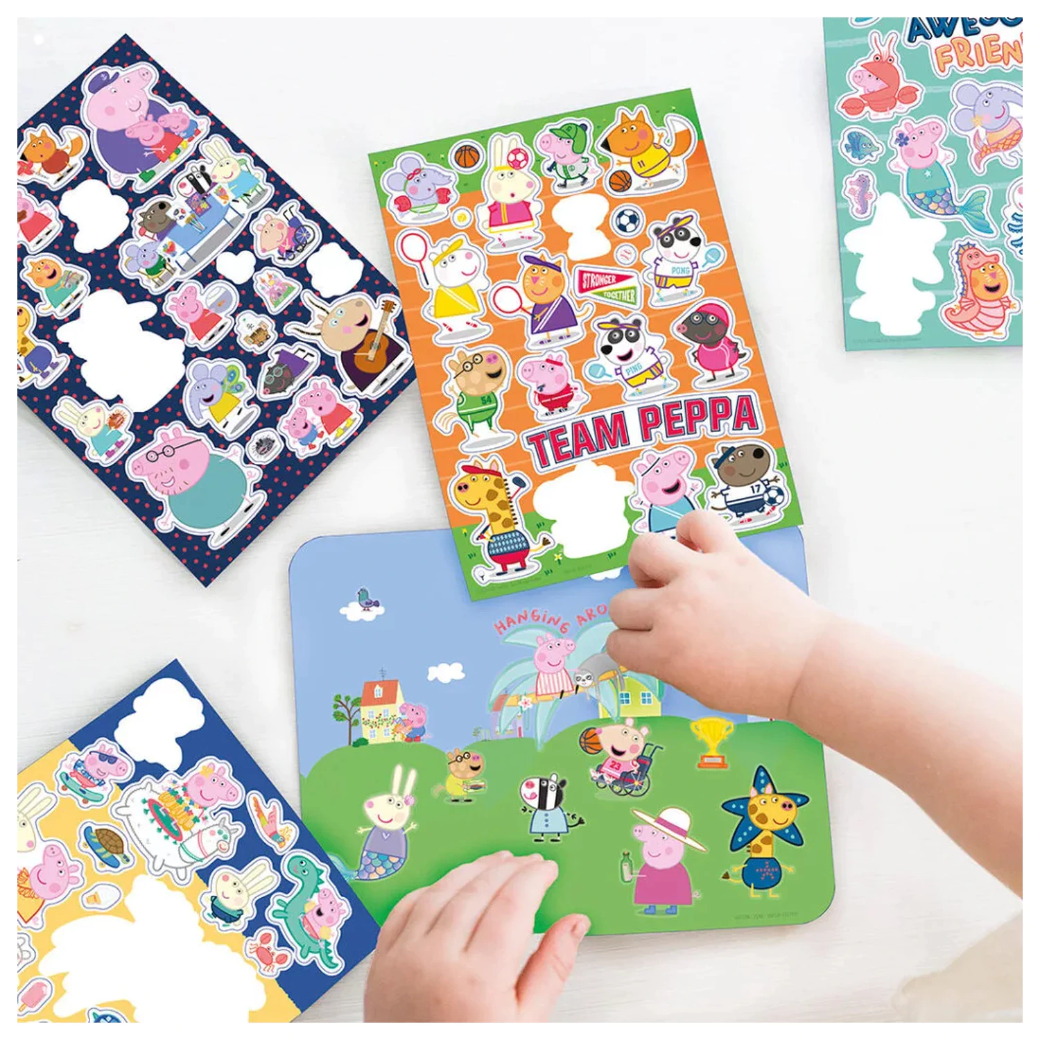Peppa Pig Awesome Friends Set de decalcomanii pentru fereastra poza produsului