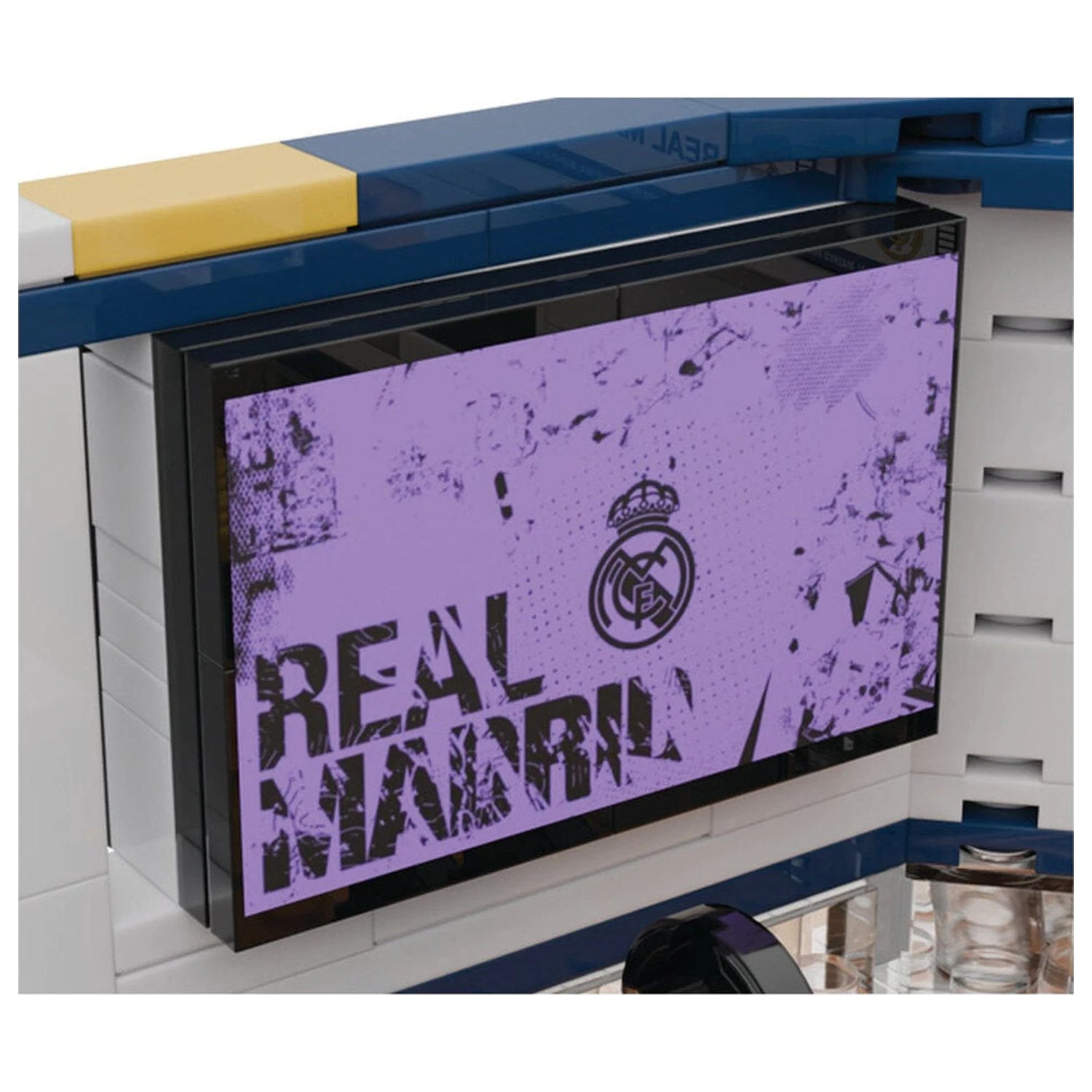 Set vestiar Real Madrid cu figurina 439 de piese poza produsului