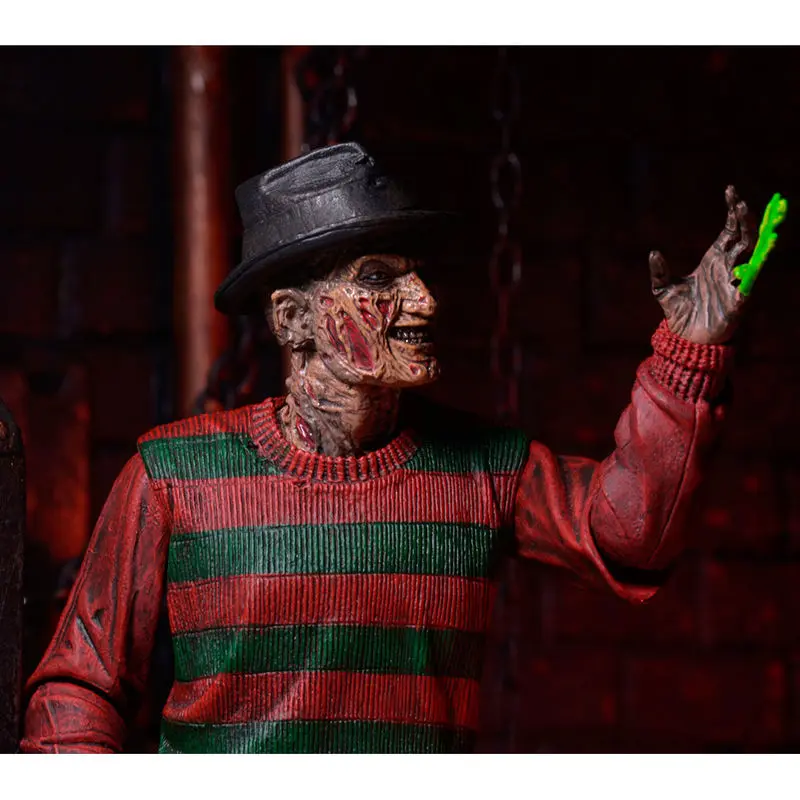 Nightmare on Elm Street Figurină de acțiune 30th Anniversary Ultimate Freddy Krueger 18 cm poza produsului