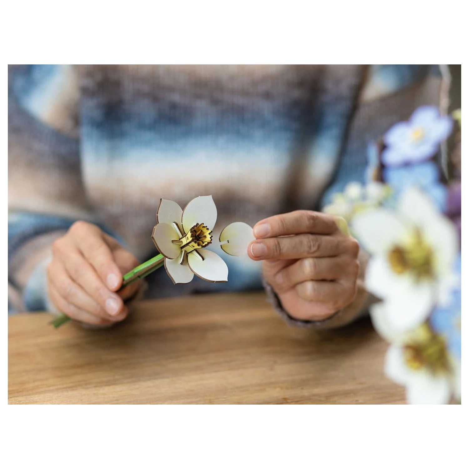 Revell Flowers Wooden Flowers Blossom Festival 22 cm poza produsului