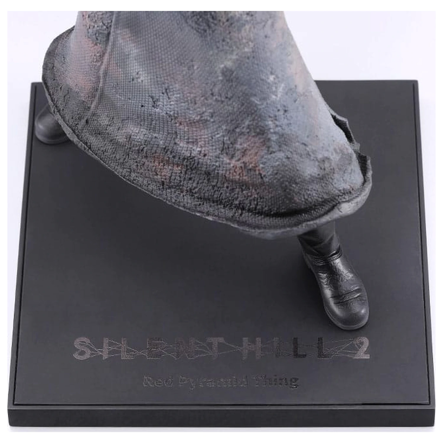 Silent Hill 2 Oshi Works Statuie 1/7 Red Pyramid Thing 26 cm poza produsului