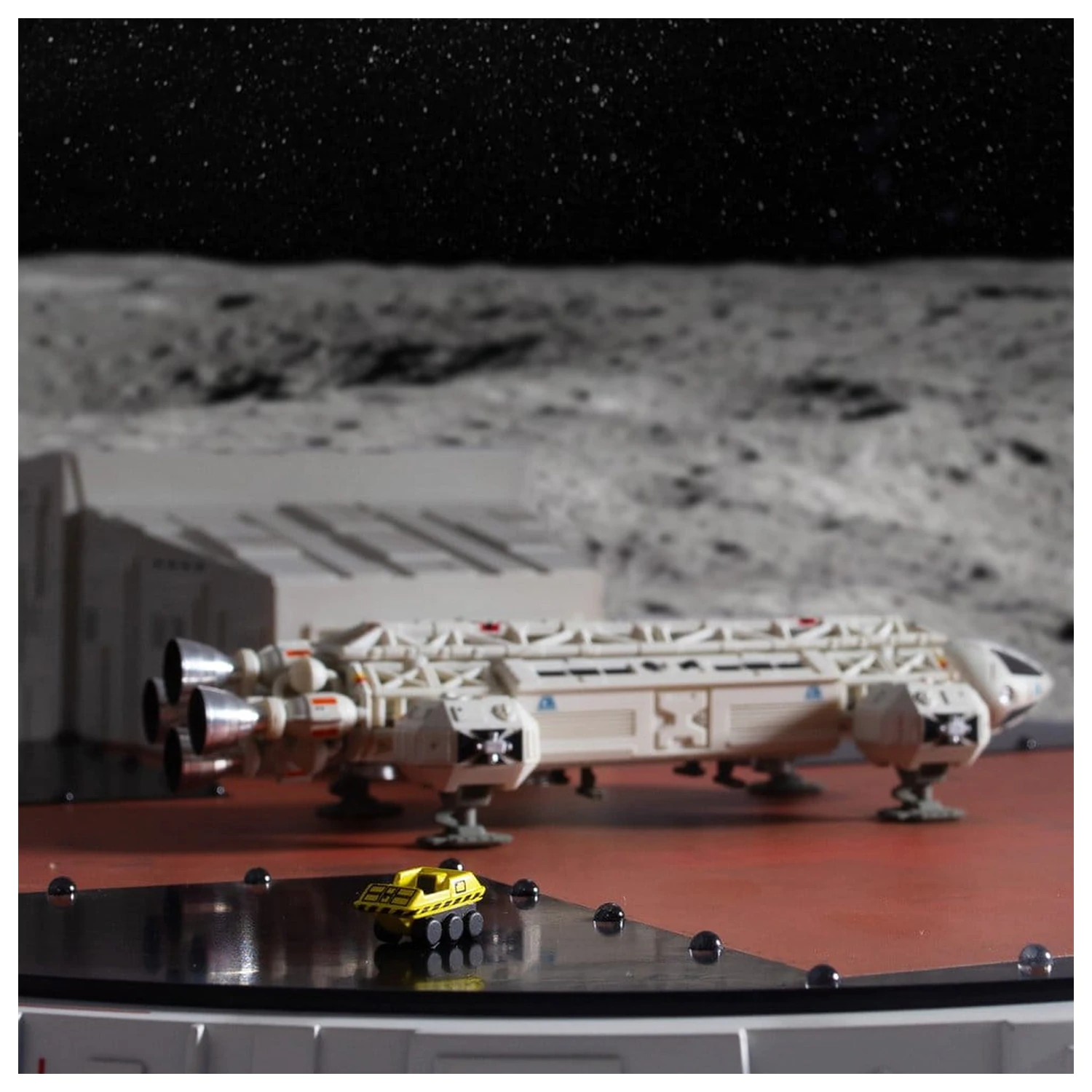 Space 1999 Set de joc Platforma de aterizare (cu Eagle Transporter) 46 cm poza produsului