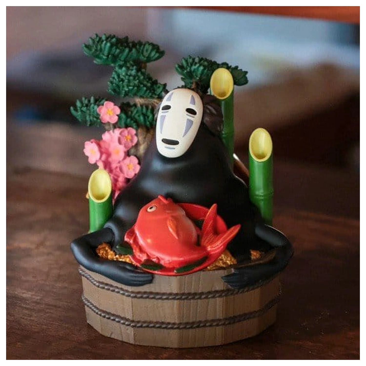 Spirited Away Diorama No Face Golden bucket si bamboos poza produsului