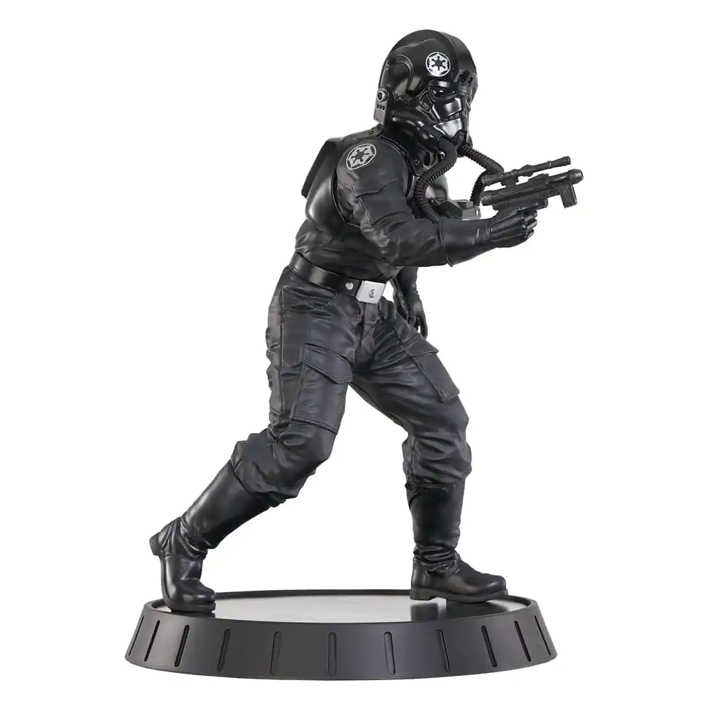 Star Wars A New Hope Milestones Statuie 1/6 Tie Pilot 30 cm poza produsului