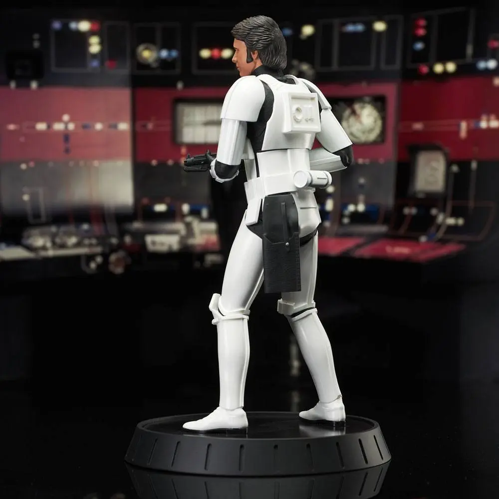 Star Wars Episode IV Milestones Statuie 1/6 Han Solo (Stormtrooper Disguise) 40th Anniversary Exclusive 30 cm poza produsului