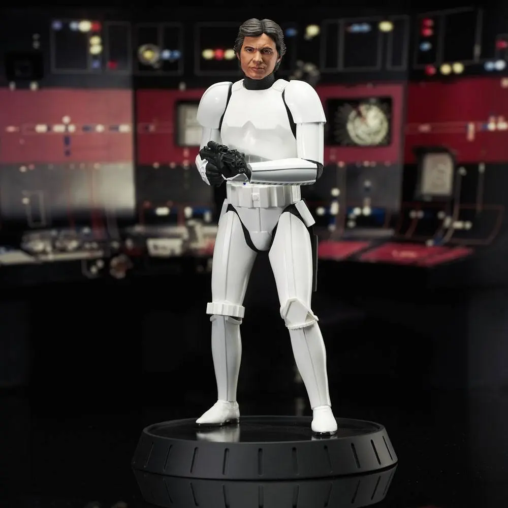 Star Wars Episode IV Milestones Statuie 1/6 Han Solo (Stormtrooper Disguise) 40th Anniversary Exclusive 30 cm poza produsului