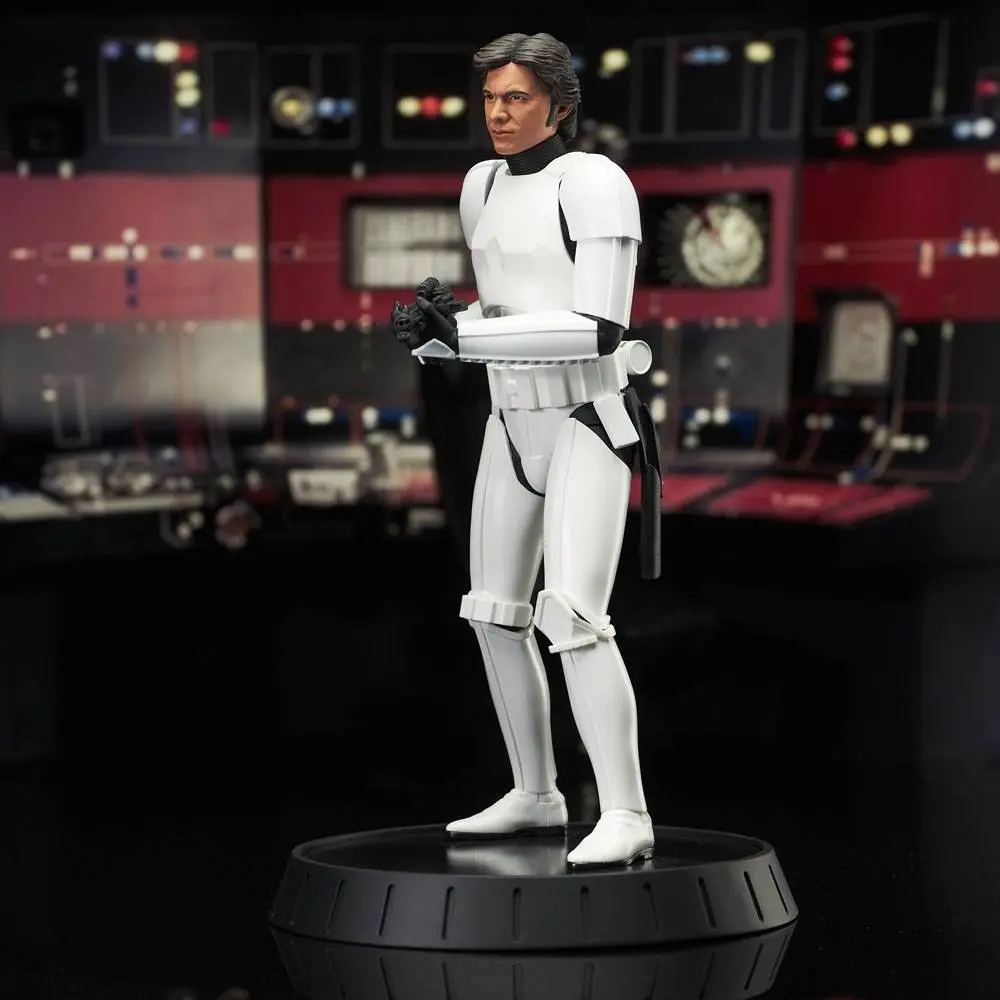 Star Wars Episode IV Milestones Statuie 1/6 Han Solo (Stormtrooper Disguise) 40th Anniversary Exclusive 30 cm poza produsului