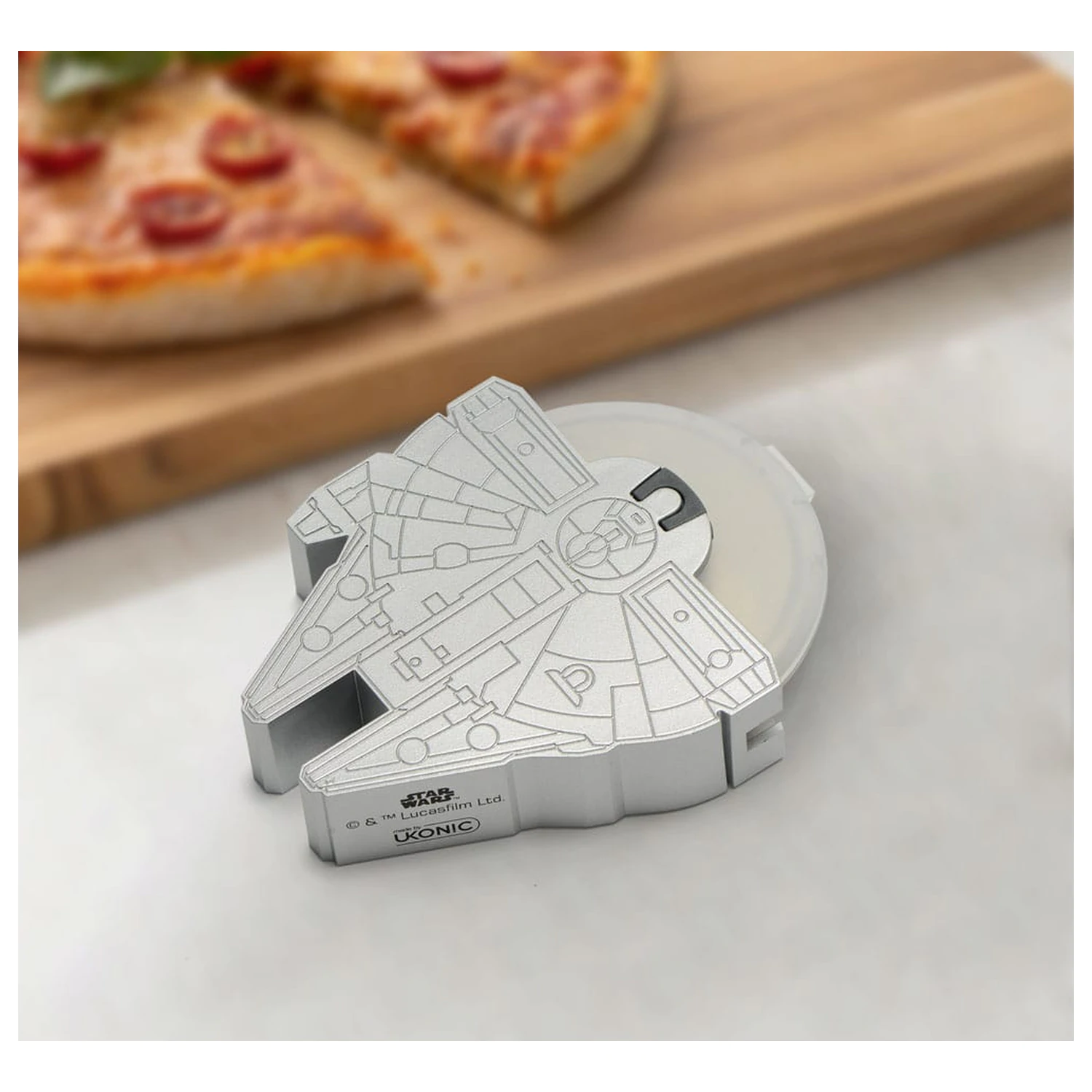 Star Wars Pizza Cutter Millennium Falcon poza produsului