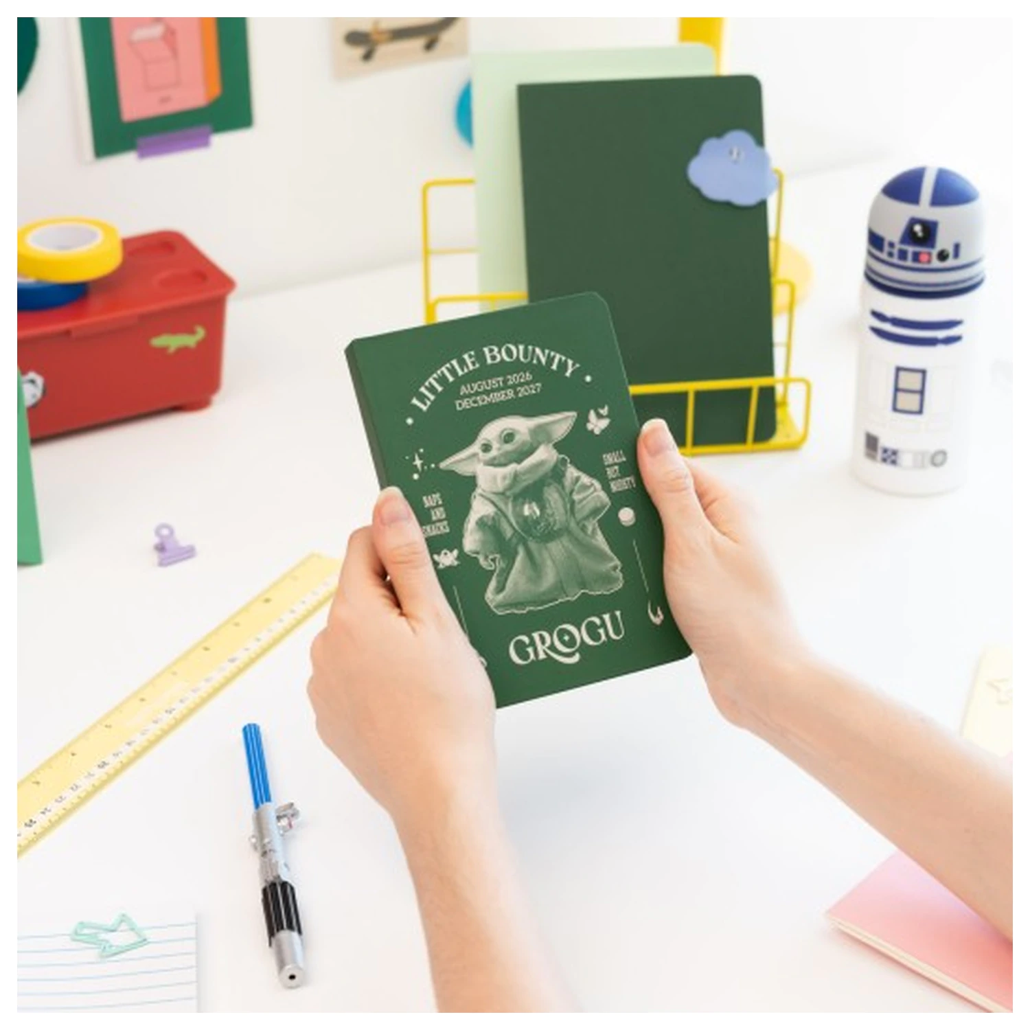 Star Wars: The Mandalorian and Grogu Academic Diary 2026/2027 A6 Versiune engleza poza produsului