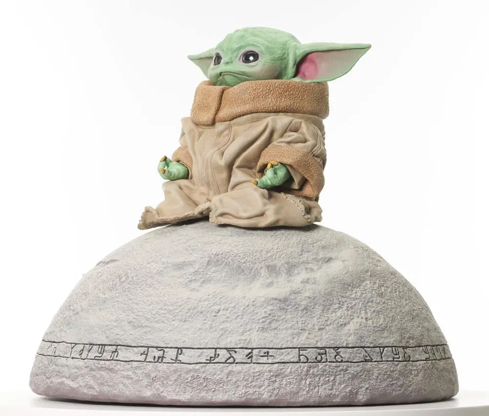 Star Wars The Mandalorian Milestones Statuie 1/6 Grogu on Seeing Stone 20 cm poza produsului