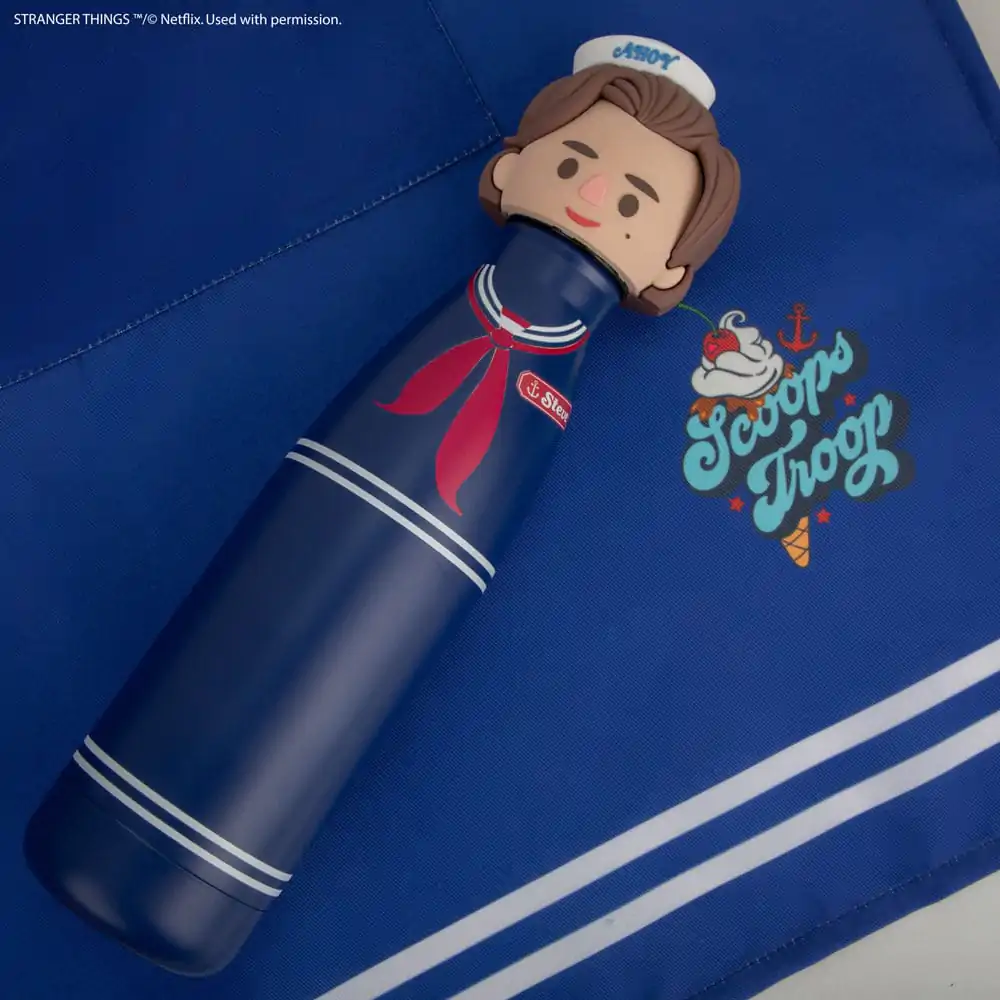 Sticla de apa Stranger Things Scoops Ahoy Steve 500 ml poza produsului