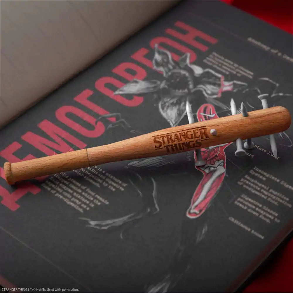 Pix în formă de bâtă cu țepi Stranger Things și Pin Stranger Things poza produsului