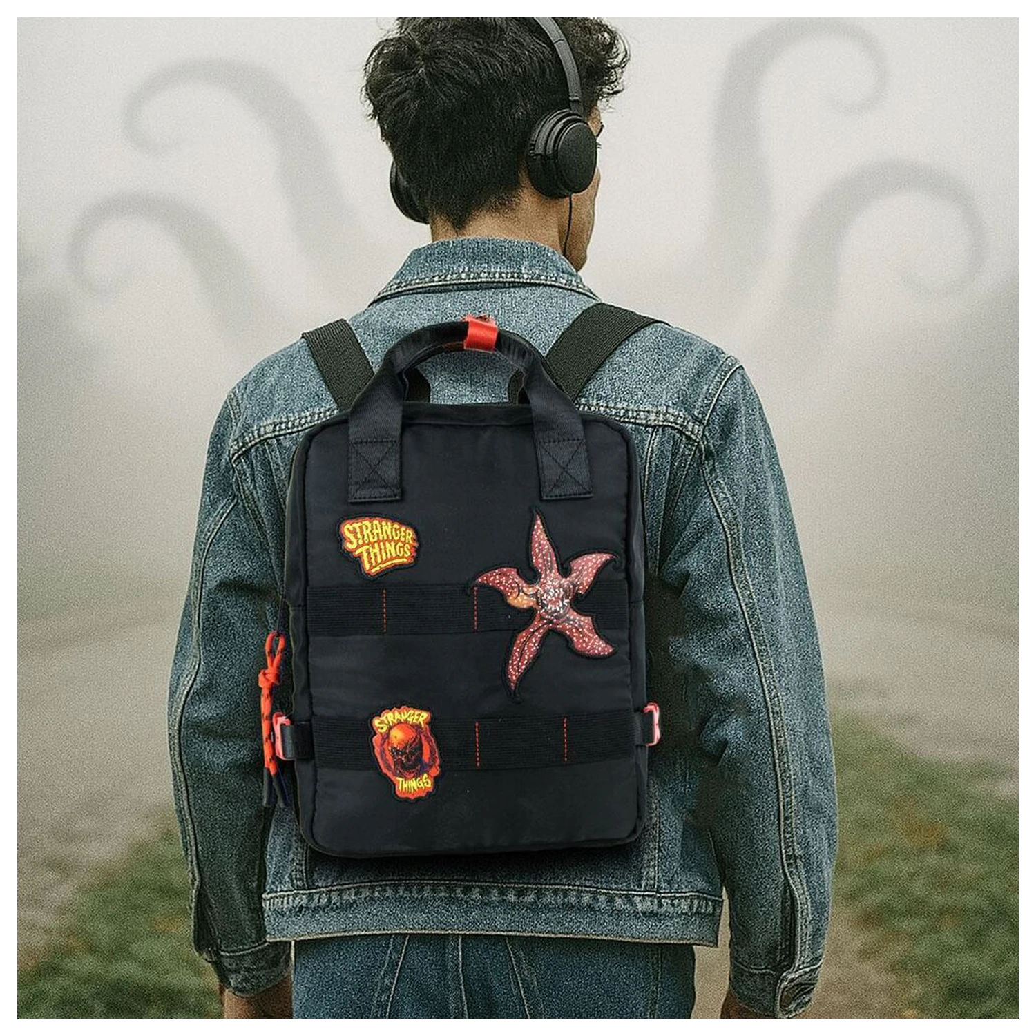 Stranger Things rucsac 27cm poza produsului