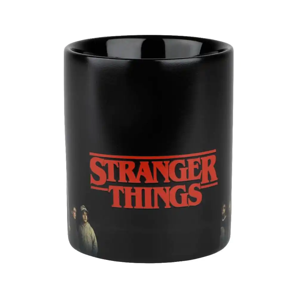 Stranger Things Cană cu schimbare de căldură Team 320 ml poza produsului