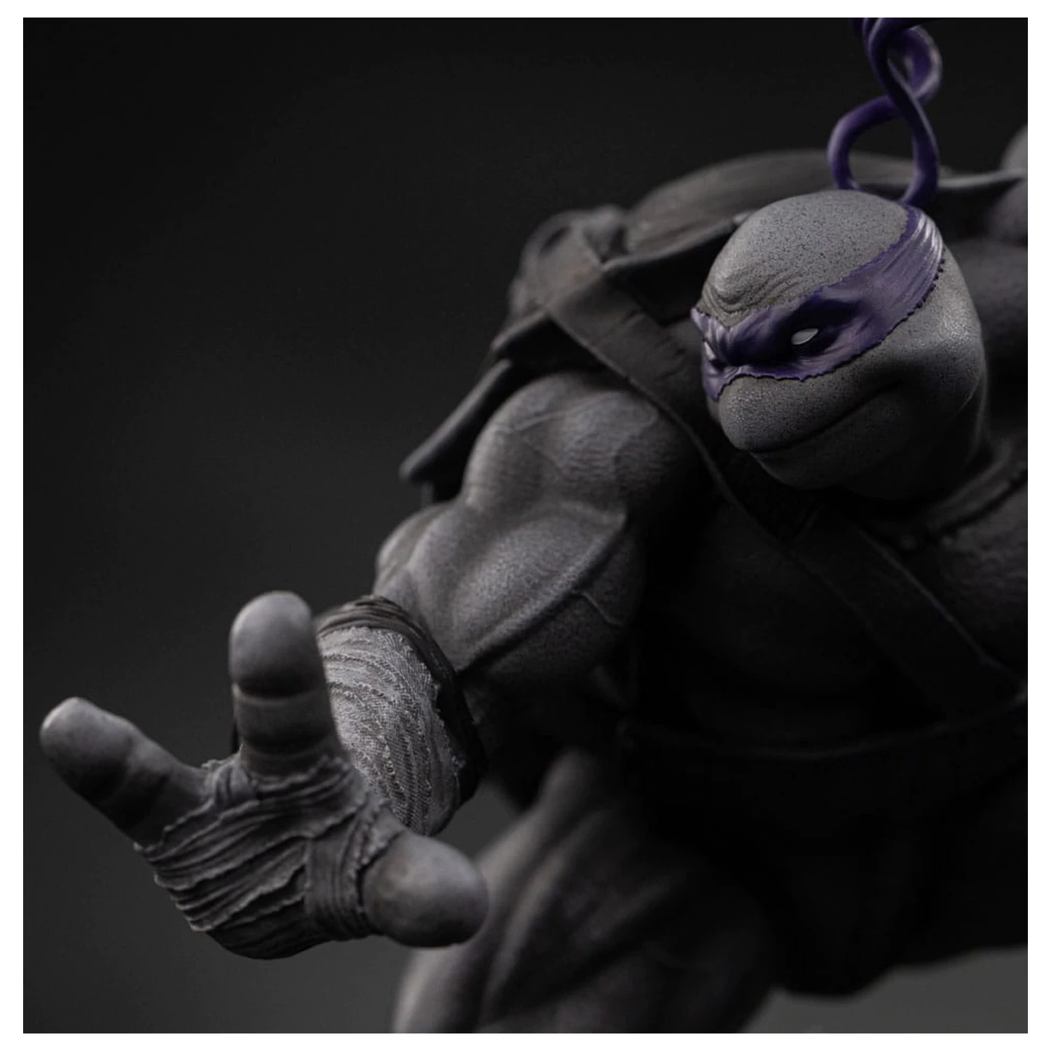 Teenage Mutant Ninja Turtles Art Scale Statuie 1/10 Donatello Black and White Variant 26 cm poza produsului