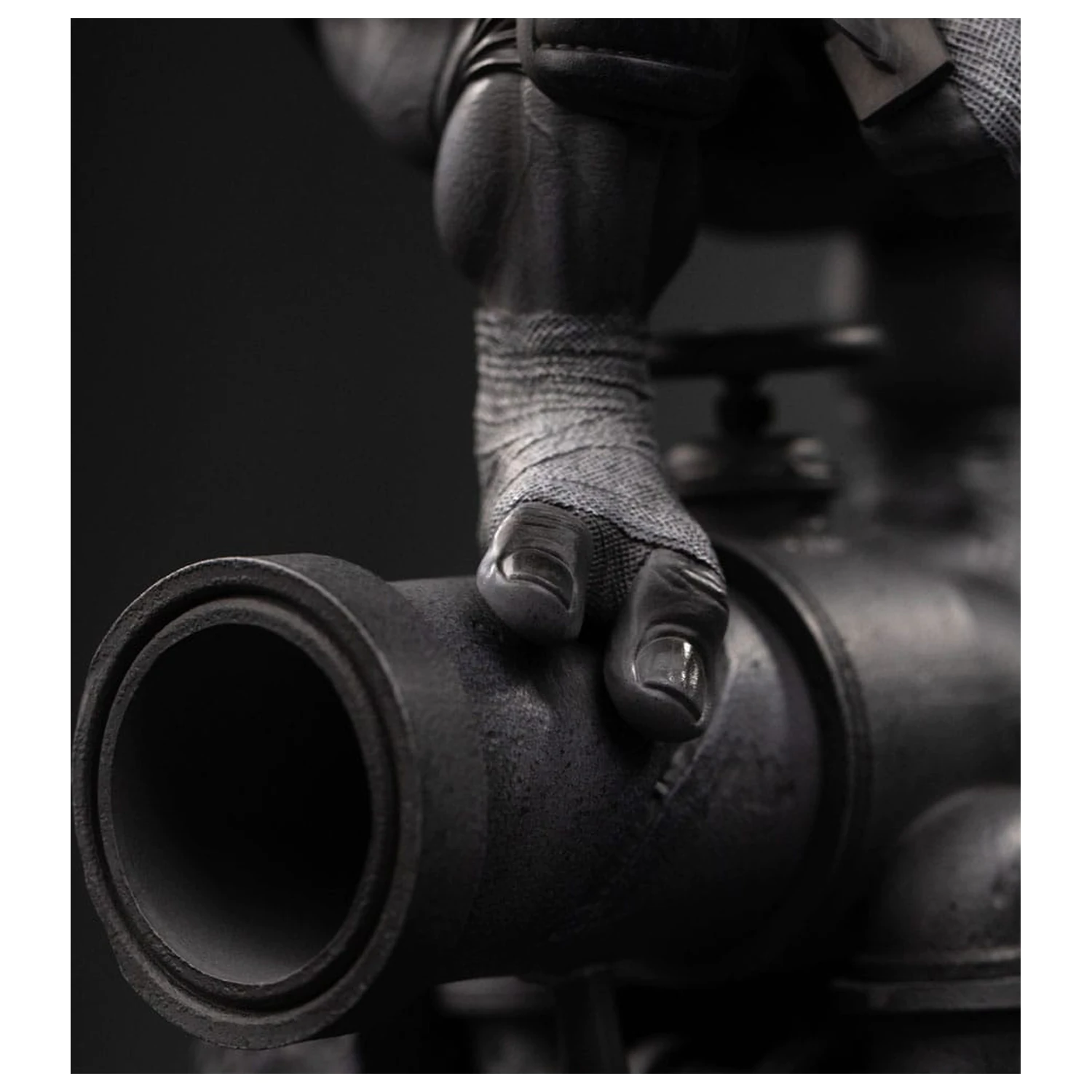 Teenage Mutant Ninja Turtles Statuie Art Scale 1/10 Leonardo Black and White Variant 26 cm poza produsului