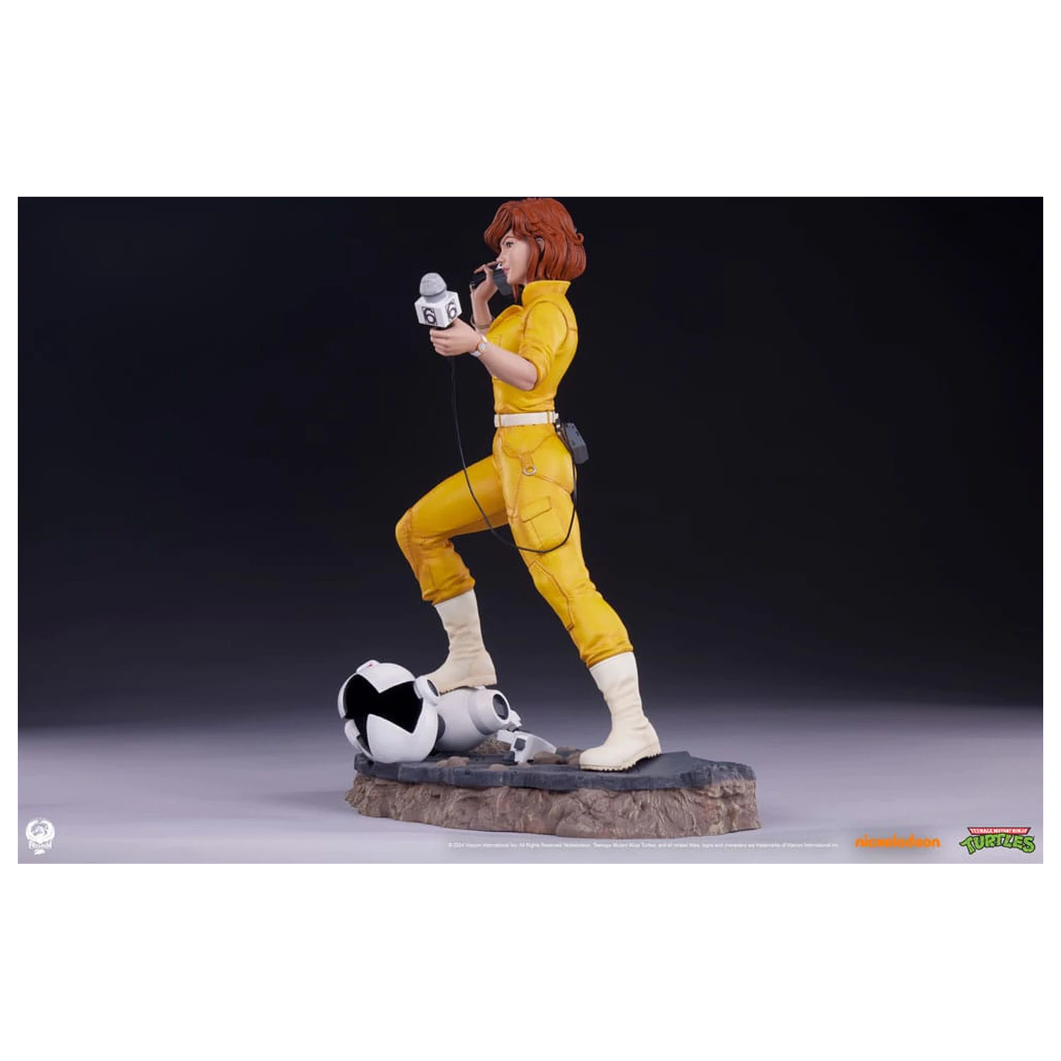 Teenage Mutant Ninja Turtles Premier Series Statuie 1/4 April O'Neil 46 cm poza produsului