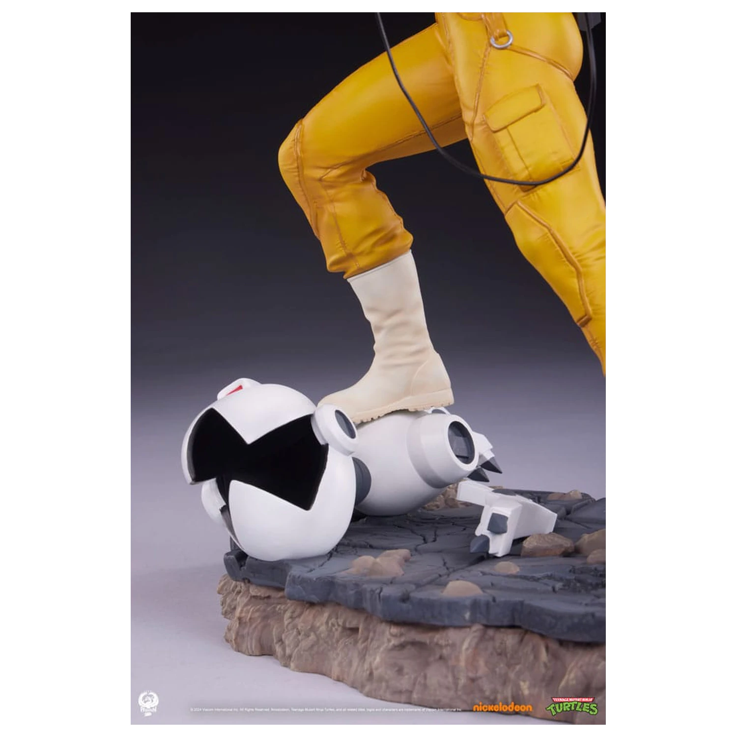 Teenage Mutant Ninja Turtles Premier Series Statuie 1/4 April O'Neil 46 cm poza produsului