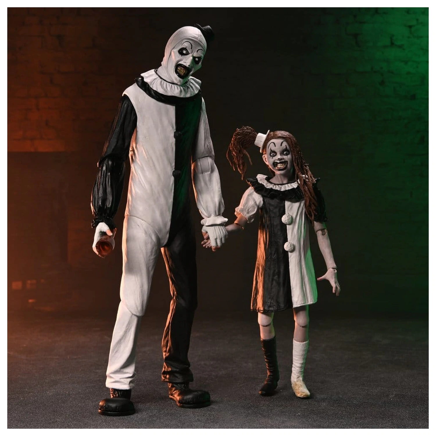 Terrifier 2 Set de 2 figurine de actiune Ultimate Art the Clown si Little Pale Girl 18 cm poza produsului