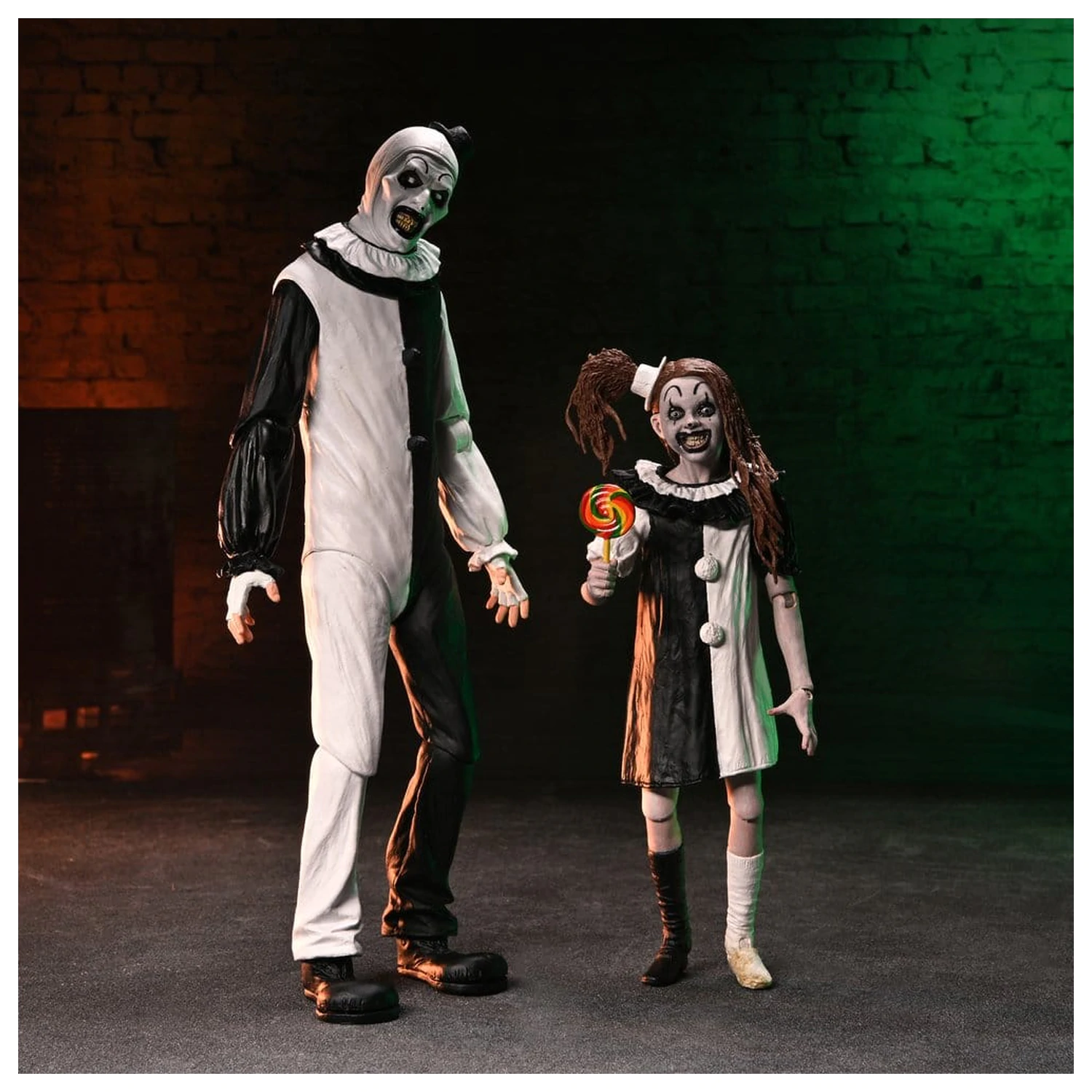 Terrifier 2 Set de 2 figurine de actiune Ultimate Art the Clown si Little Pale Girl 18 cm poza produsului