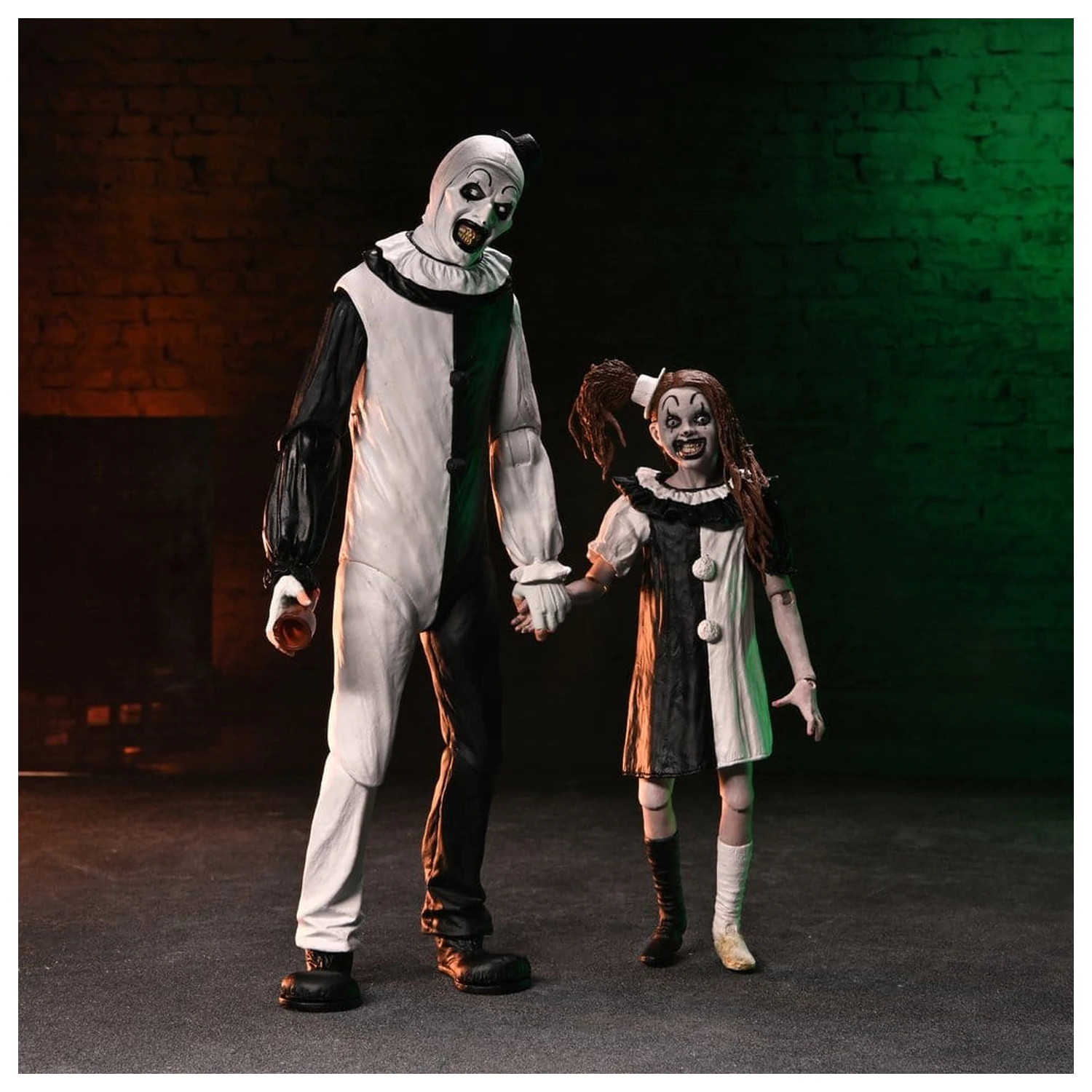 Terrifier 2 Set de 2 figurine de actiune Ultimate Art the Clown si Little Pale Girl 18 cm poza produsului