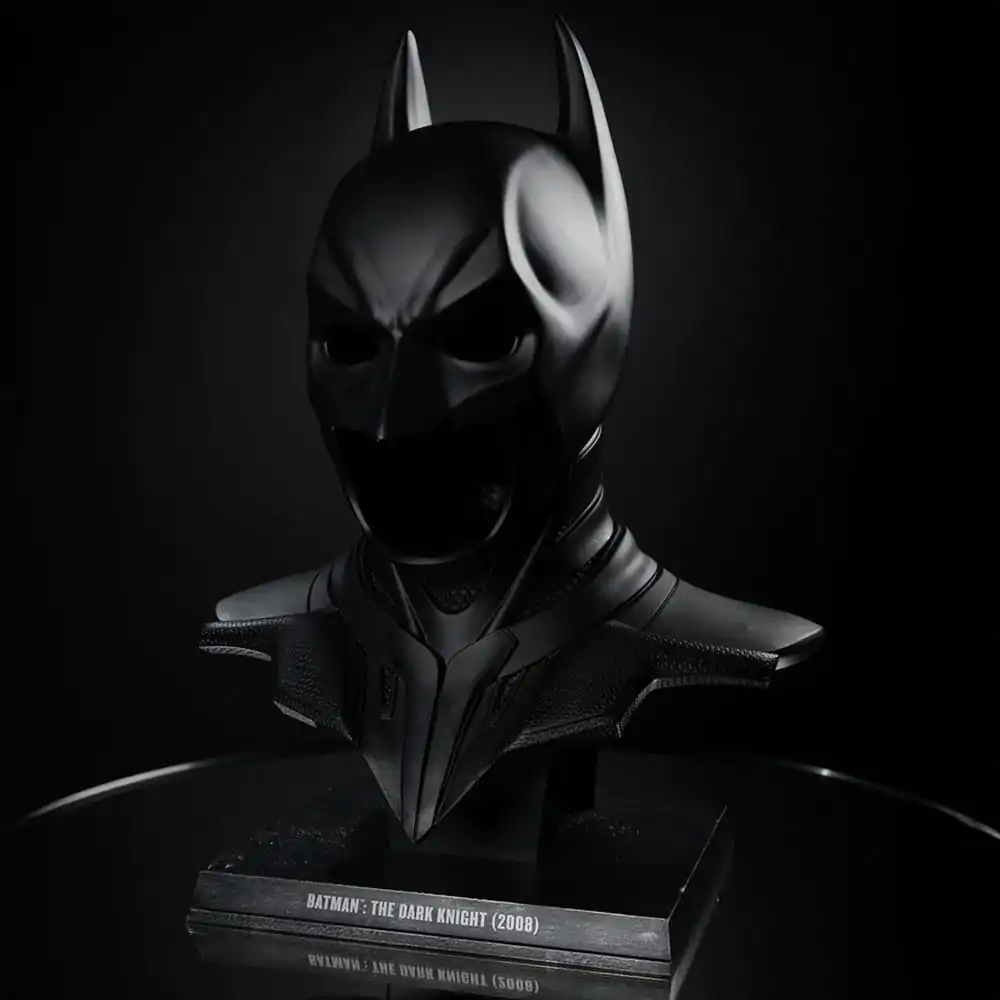 The Dark Knight DC Direct Replica 1/1 Mască Batman 54 cm poza produsului