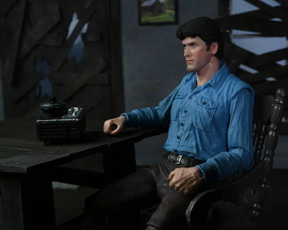 The Evil Dead Figurina de acțiune Ultimate Ash 18 cm poza produsului
