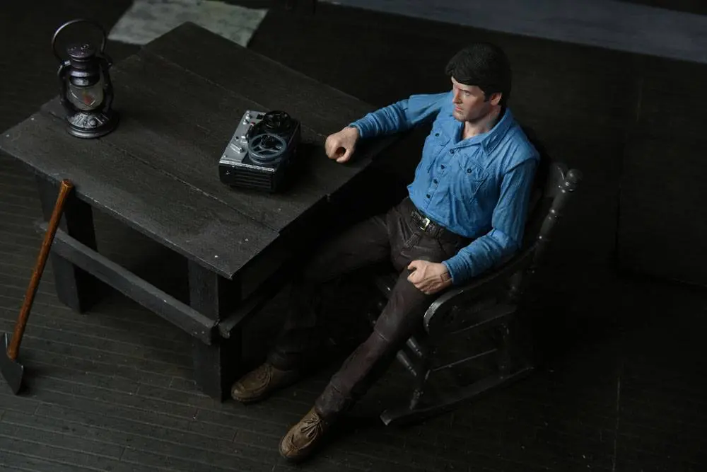 The Evil Dead Figurina de acțiune Ultimate Ash 18 cm poza produsului