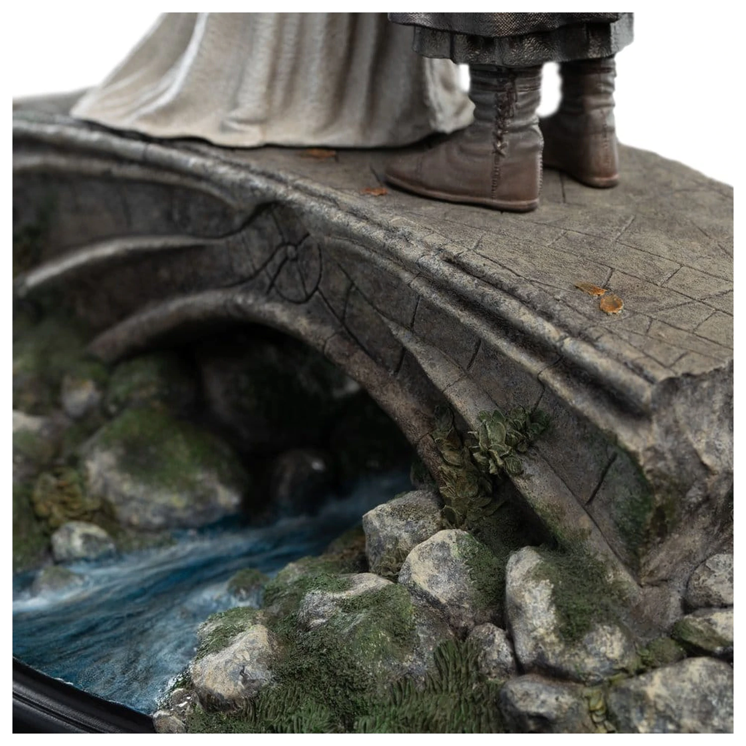 The Lord of the Rings Statueta Mini Aragorn & Arwen 24 cm poza produsului