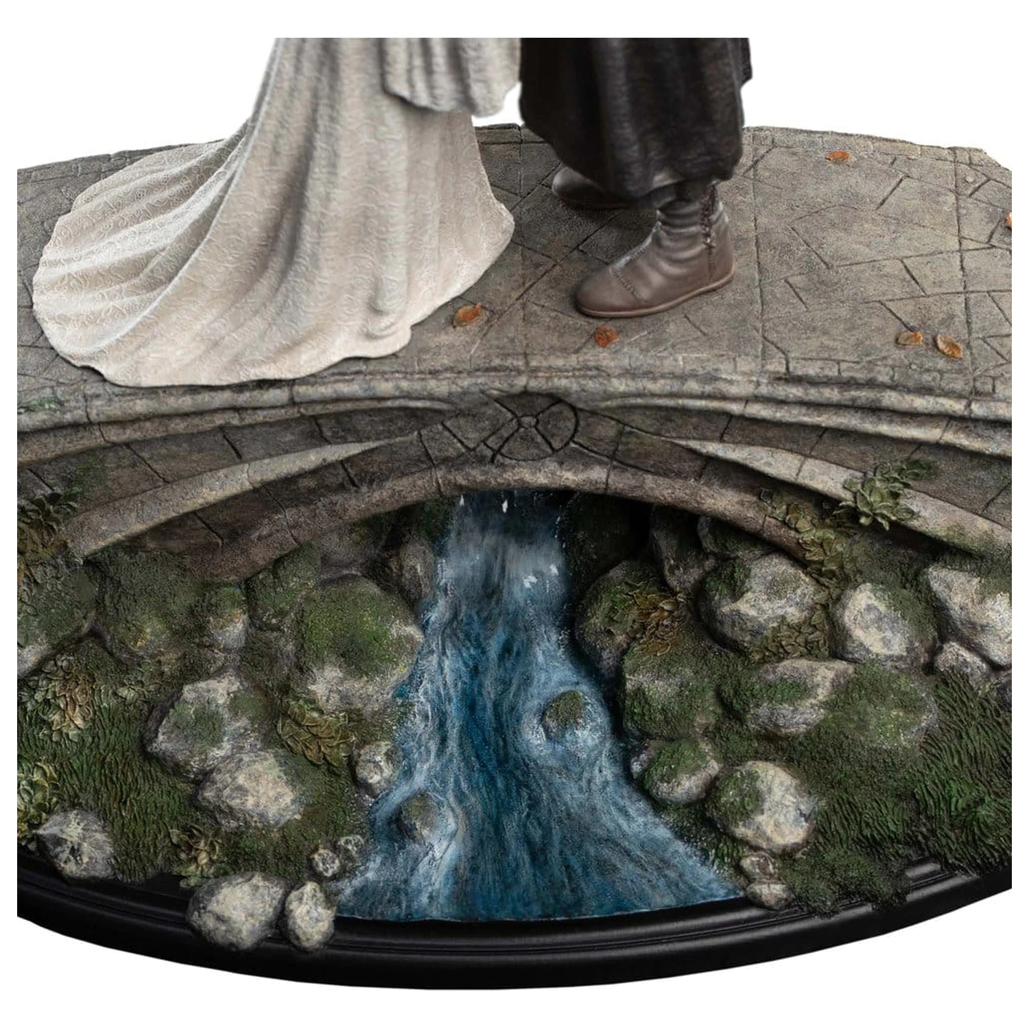 The Lord of the Rings Statueta Mini Aragorn & Arwen 24 cm poza produsului