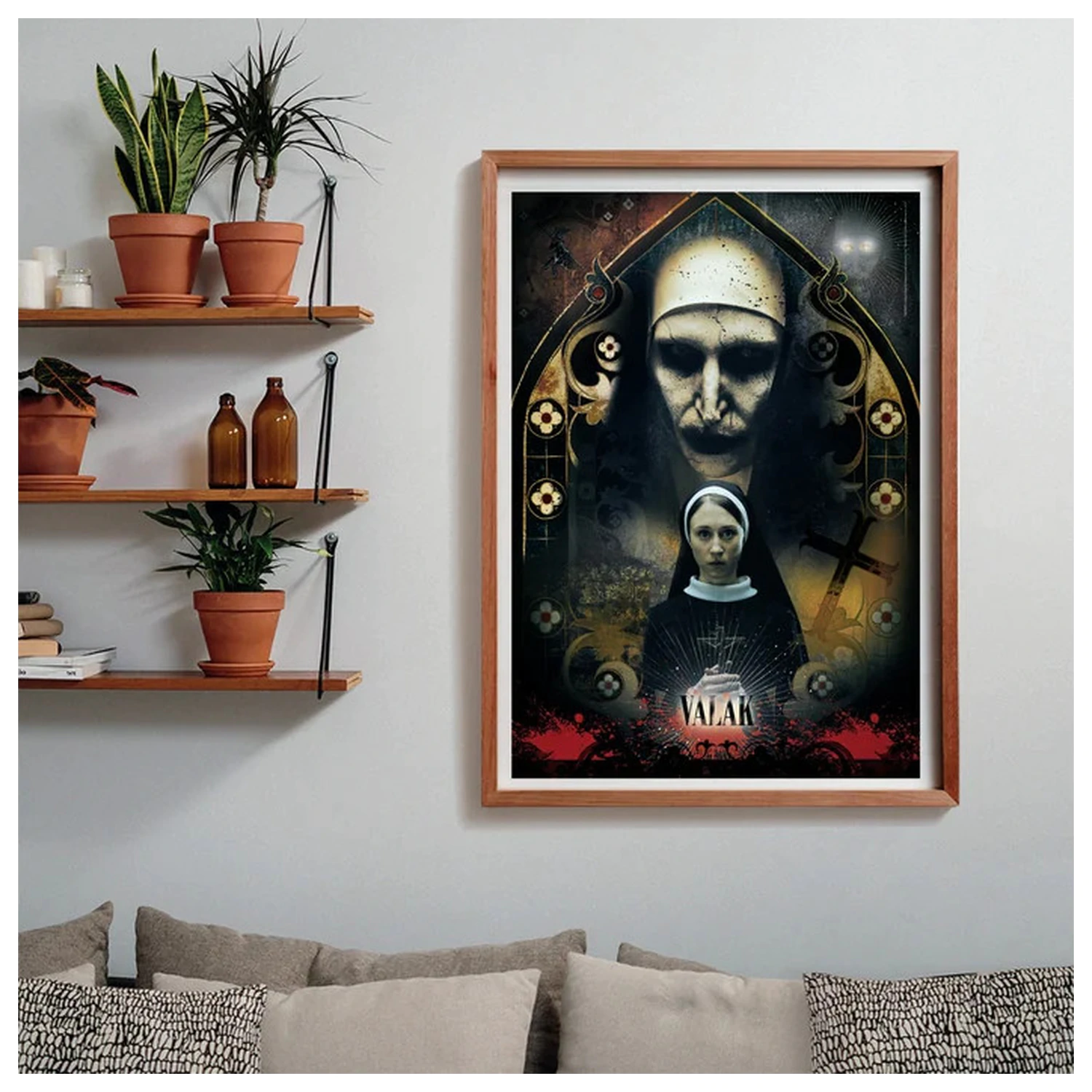The Nun Valak 1000 de piese Compact jigsaw puzzle poza produsului