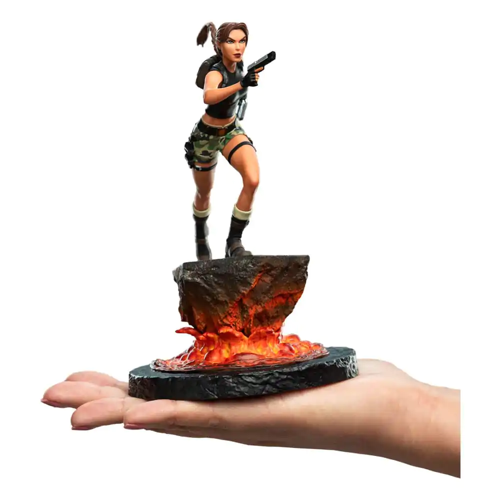 Tomb Raider Mini Statueta Lara Croft: The Sanctuary of Flame 18 cm poza produsului