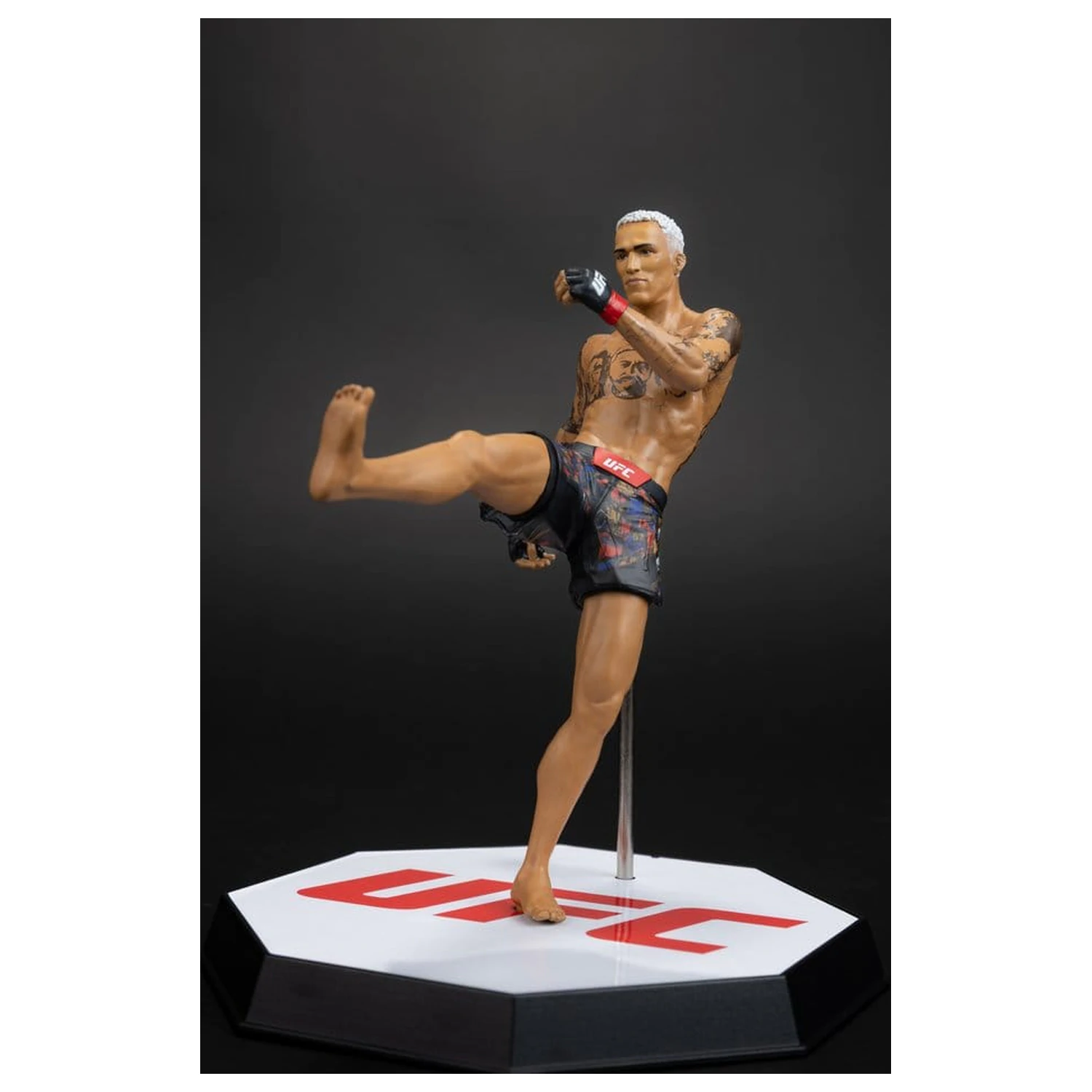 UFC Posed PVC Statuie Charles Oliveira 17 cm poza produsului