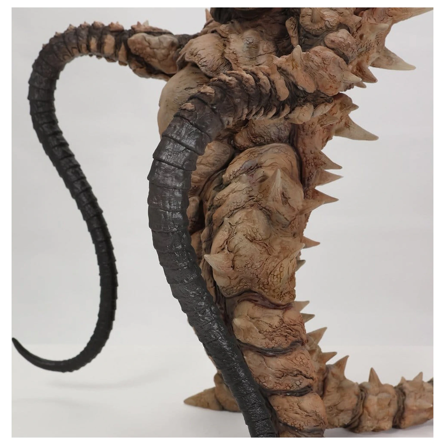 Ultraman Kaiju Remix Series figurina de vinil Gudon 34 cm poza produsului