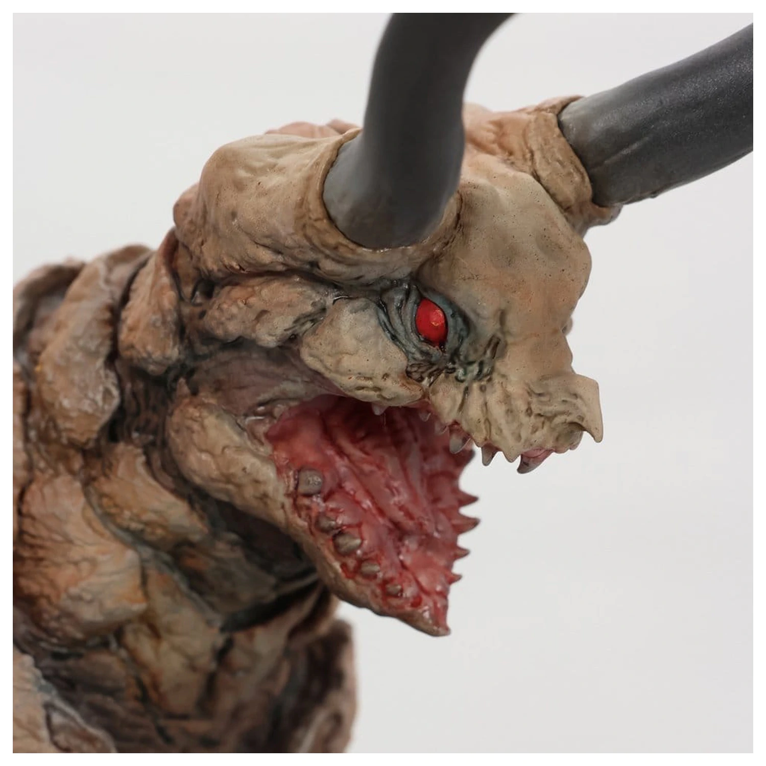 Ultraman Kaiju Remix Series figurina de vinil Gudon 34 cm poza produsului