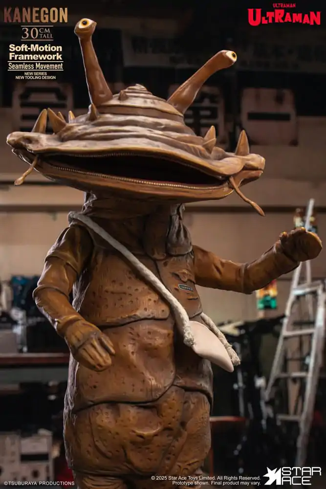 Ultraman Ultra-Kaiju Soft Vinyl Statuie Kanegon Editie Speciala 30 cm poza produsului
