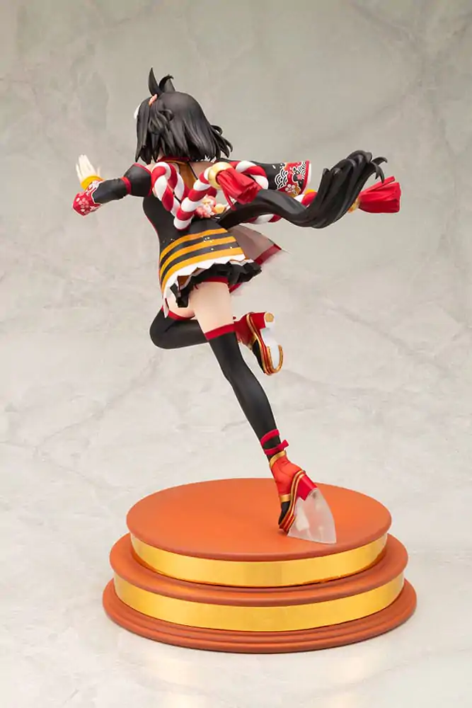 Uma Musume Pretty Derby Statuie PVC 1/7 Depășind Căldura Înaintătoare Kitasan Black 30 cm poza produsului