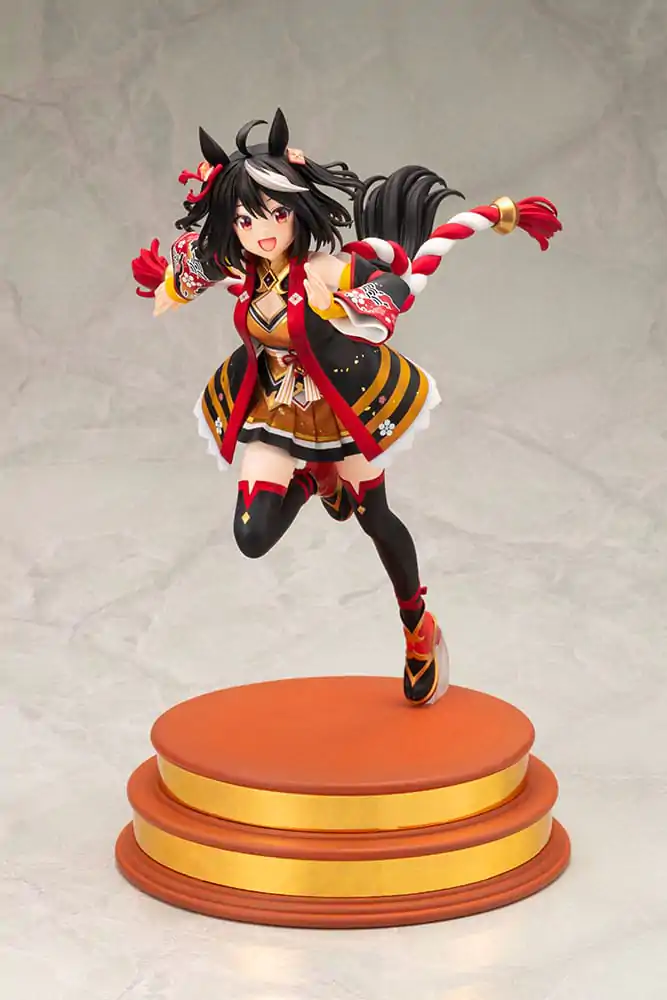 Uma Musume Pretty Derby Statuie PVC 1/7 Depășind Căldura Înaintătoare Kitasan Black 30 cm poza produsului