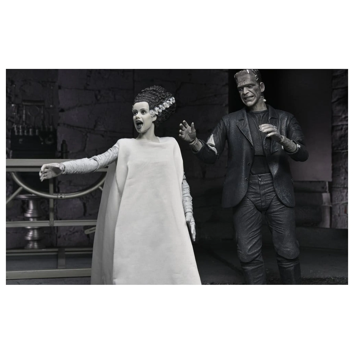 Universal Monsters Pachet 2 figurine articulabile Bride of Frankenstein 90th Anniversary The Monster & His Mate (B&W) 18 cm poza produsului